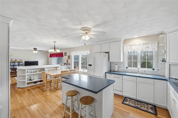 $899,900 | 143 Trimtown Road, Scituate, RI 02857