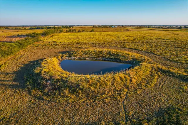 $1,000,000 | 515 County Road 262, Crawford, TX 76638