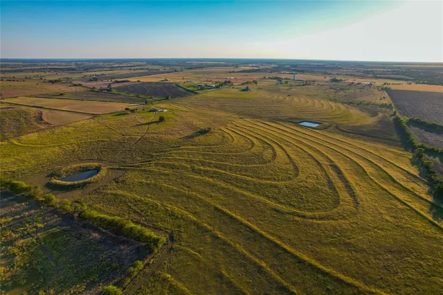 $1,000,000 | 515 County Road 262, Crawford, TX 76638