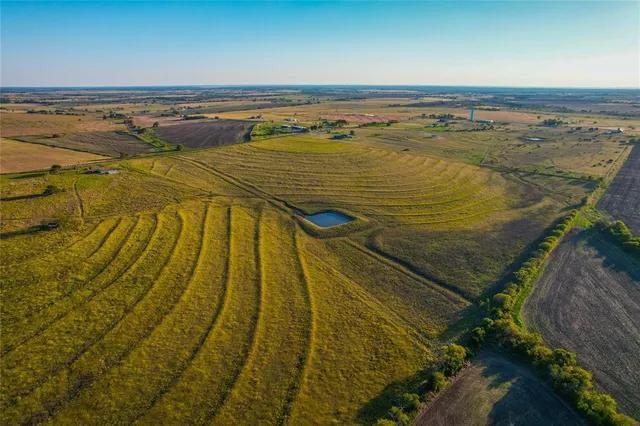 $1,000,000 | 515 County Road 262, Crawford, TX 76638