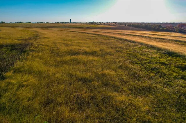 $1,000,000 | 515 County Road 262, Crawford, TX 76638