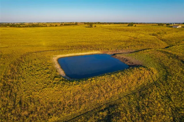$1,000,000 | 515 County Road 262, Crawford, TX 76638