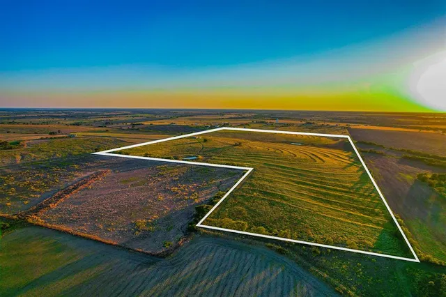 $1,000,000 | 515 County Road 262, Crawford, TX 76638