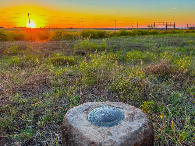 $1,000,000 | 515 County Road 262, Crawford, TX 76638