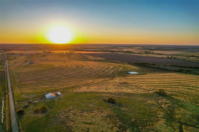 $1,000,000 | 515 County Road 262, Crawford, TX 76638