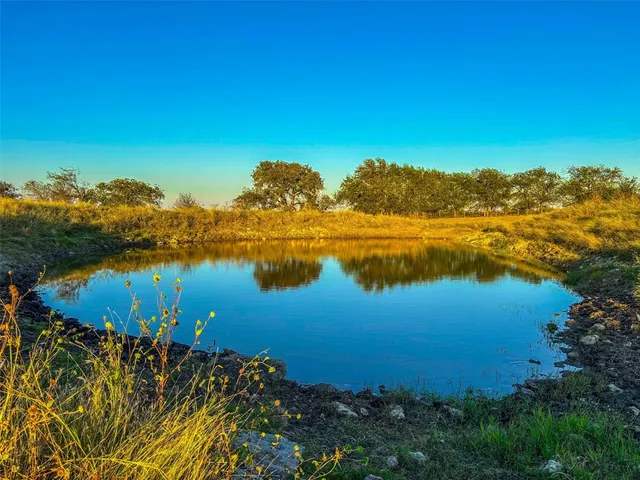 $1,000,000 | 515 County Road 262, Crawford, TX 76638