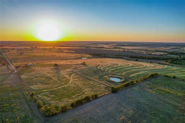 $1,000,000 | 515 County Road 262, Crawford, TX 76638