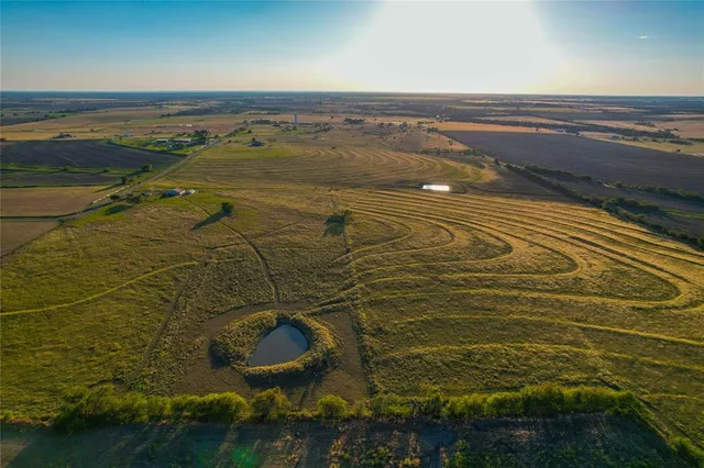 $1,000,000 | 515 County Road 262, Crawford, TX 76638