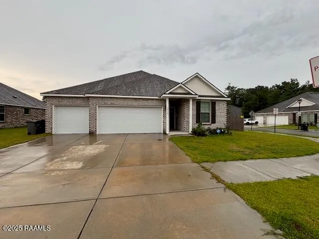 $2,100 | 5416 Heron Nest Drive, Baton Rouge, LA 70816