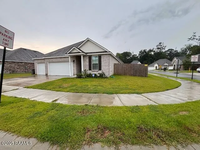 $2,100 | 5416 Heron Nest Drive, Baton Rouge, LA 70816