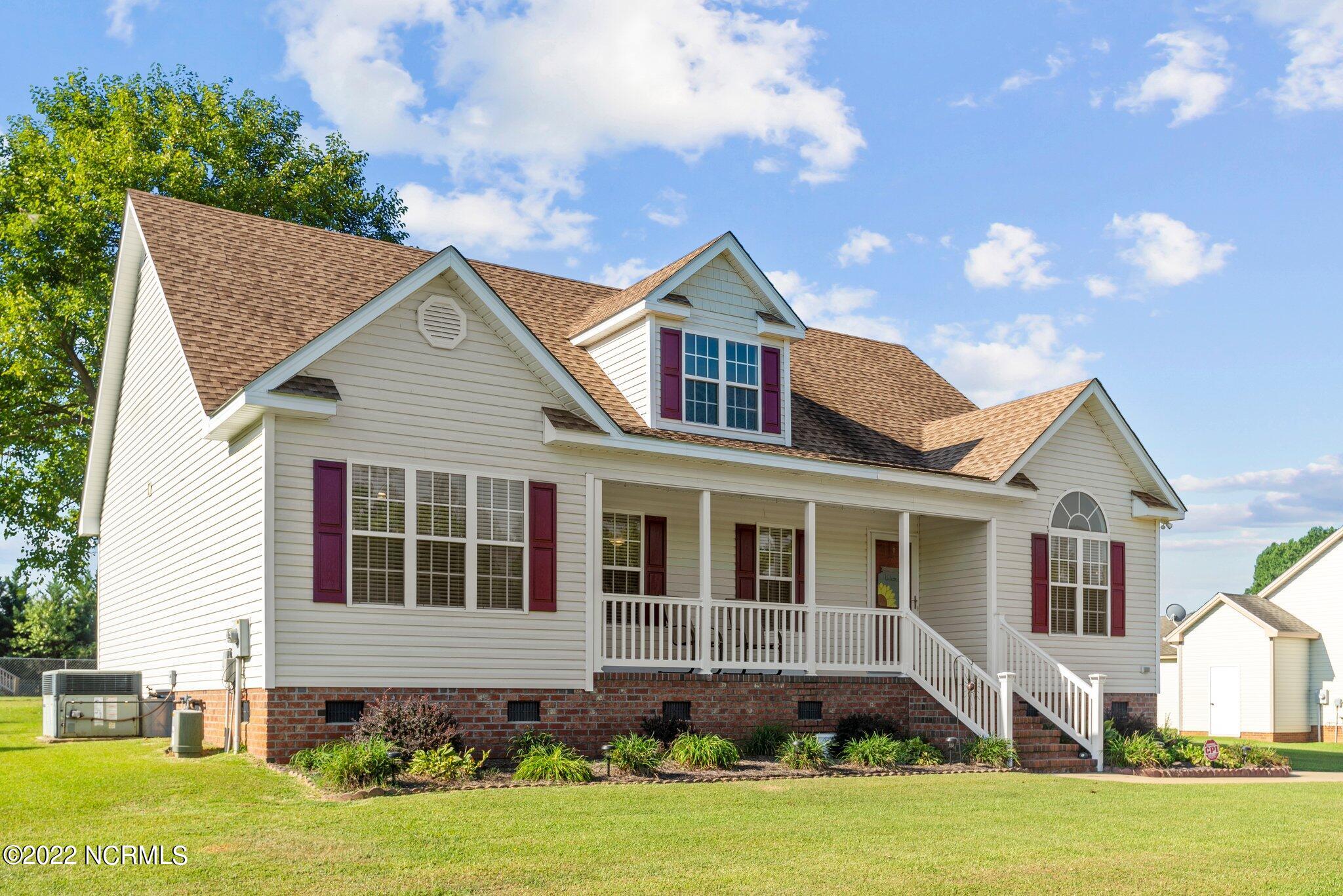 3447 Carriage Farm Road Rocky Mount, NC 27804 - Photo 4 of 49 5-web-or-mls-DSC_2215
