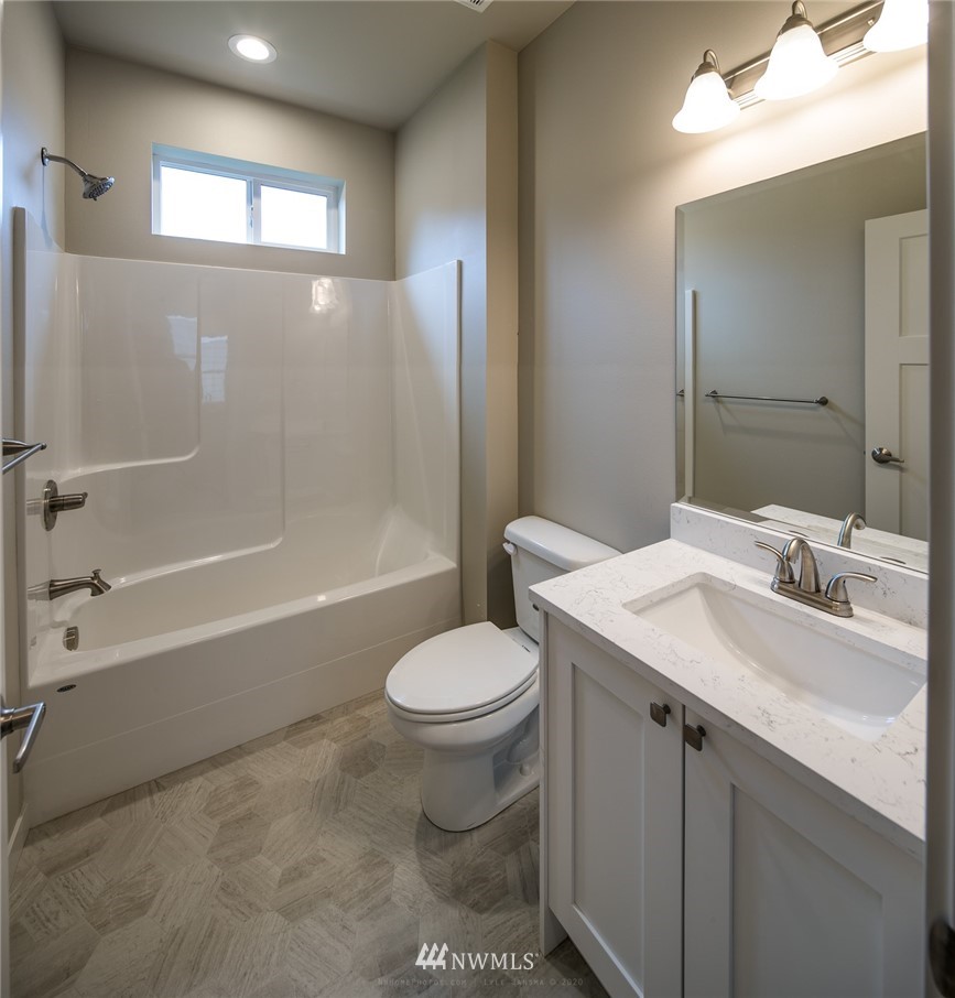 2077 Roxy Loop Ferndale, WA 98248 - Photo 17 of 31 Gallery Image 17