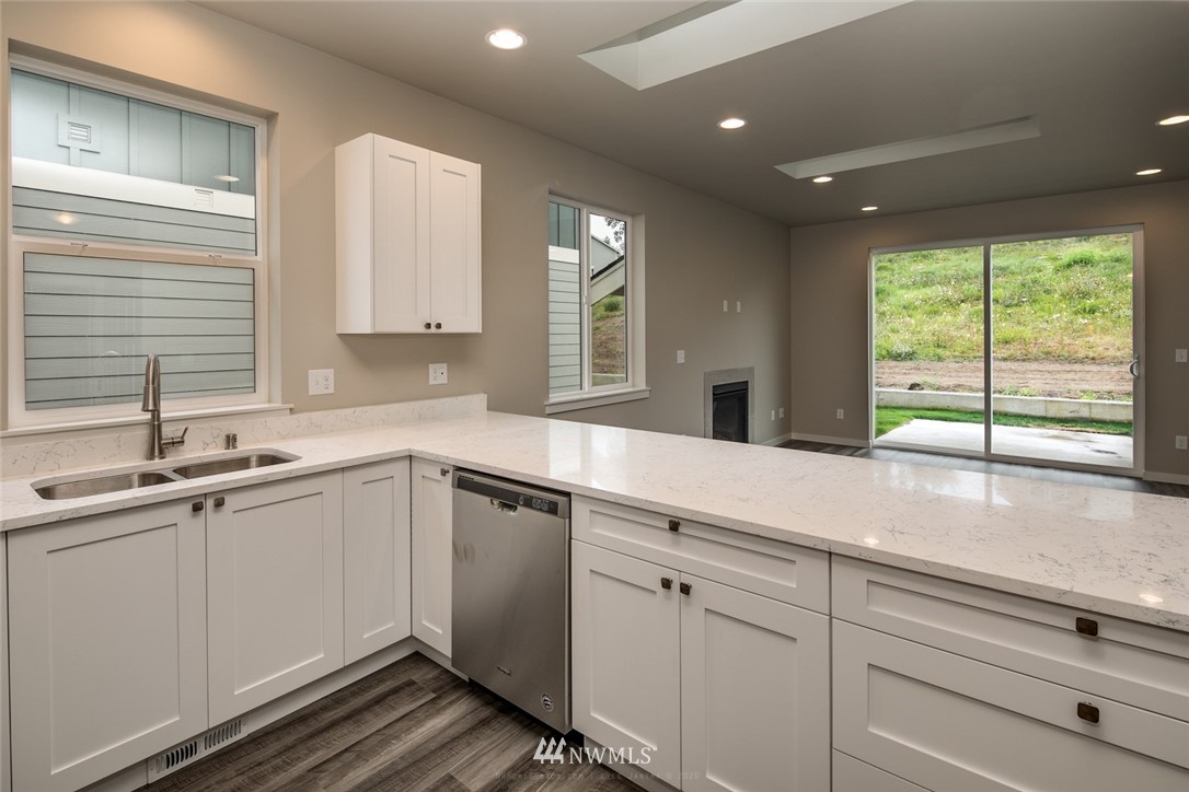 2077 Roxy Loop Ferndale, WA 98248 - Photo 9 of 31 Gallery Image 9