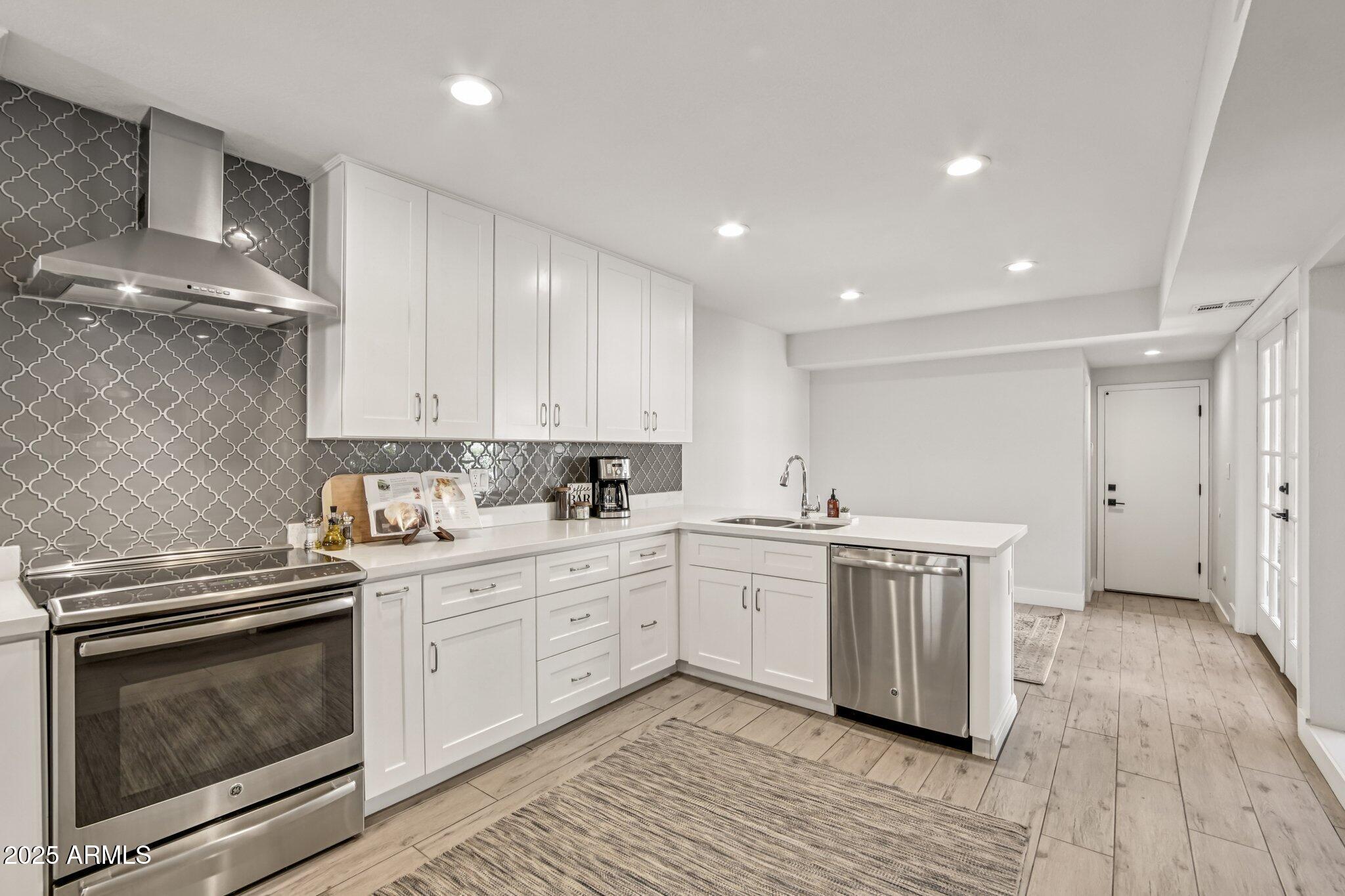 2626 East Arizona Biltmore Circle, Unit 14 Phoenix, AZ 85016 - Photo 11 of 52 Kitchen with plenty of cabinet space