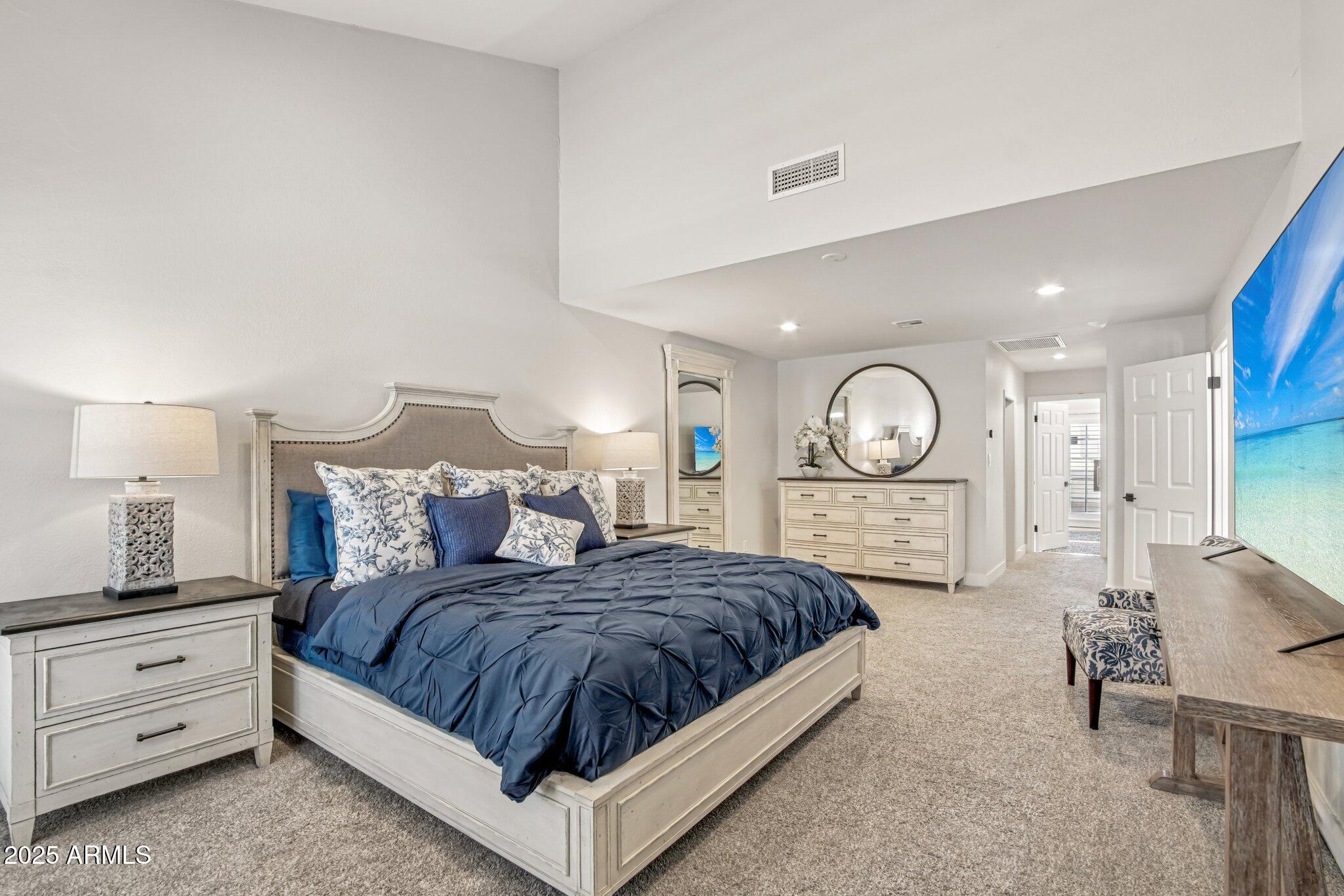 2626 East Arizona Biltmore Circle, Unit 14 Phoenix, AZ 85016 - Photo 23 of 52 Primary Bedroom - Dual Masters