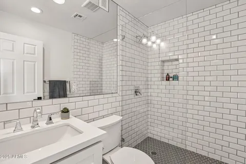 $1,399,000 | 2626 East Arizona Biltmore Circle, Unit 14, Phoenix, AZ 85016