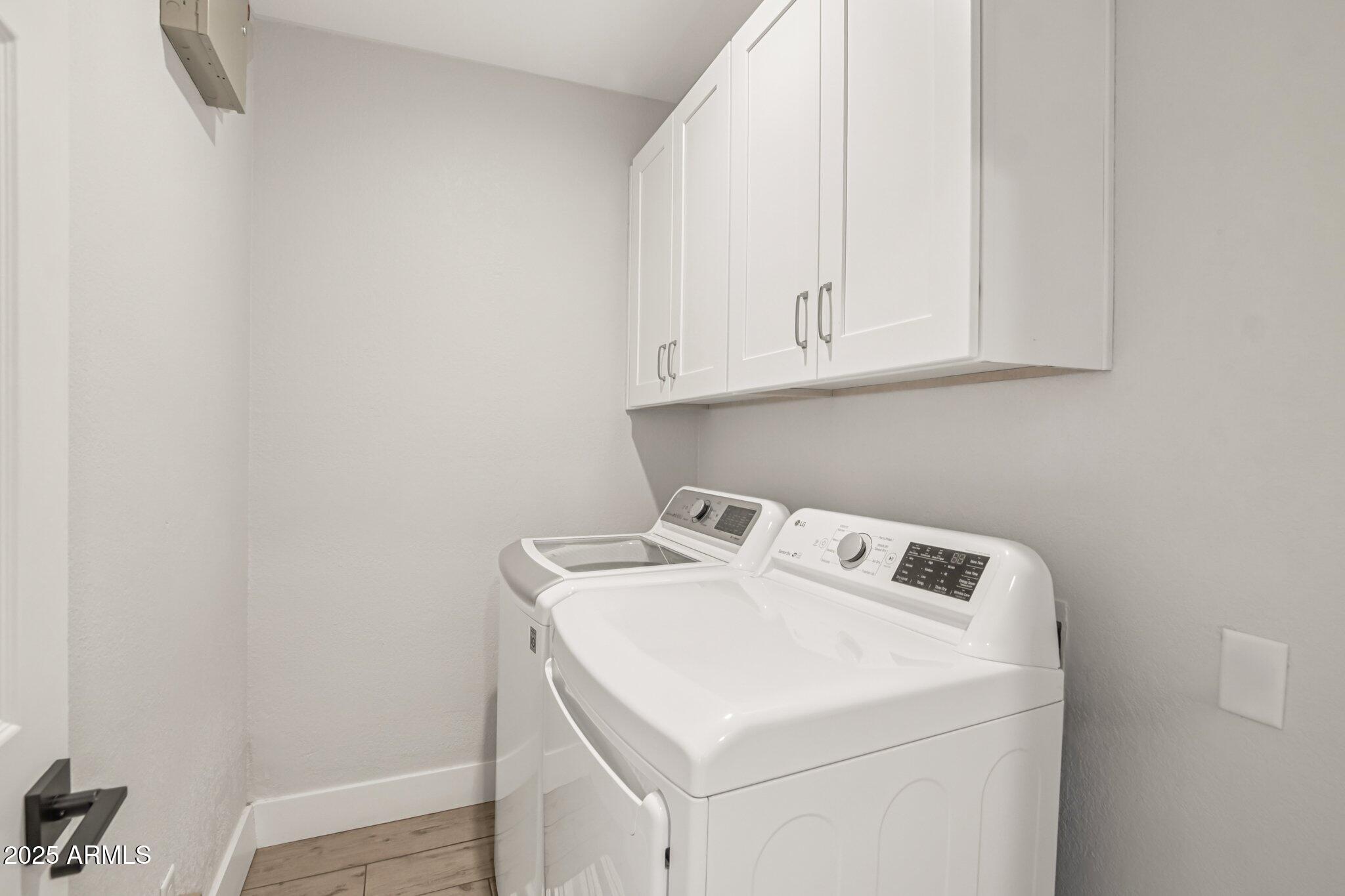 2626 East Arizona Biltmore Circle, Unit 14 Phoenix, AZ 85016 - Photo 35 of 52 Downstairs - Inside Full Size Laundry