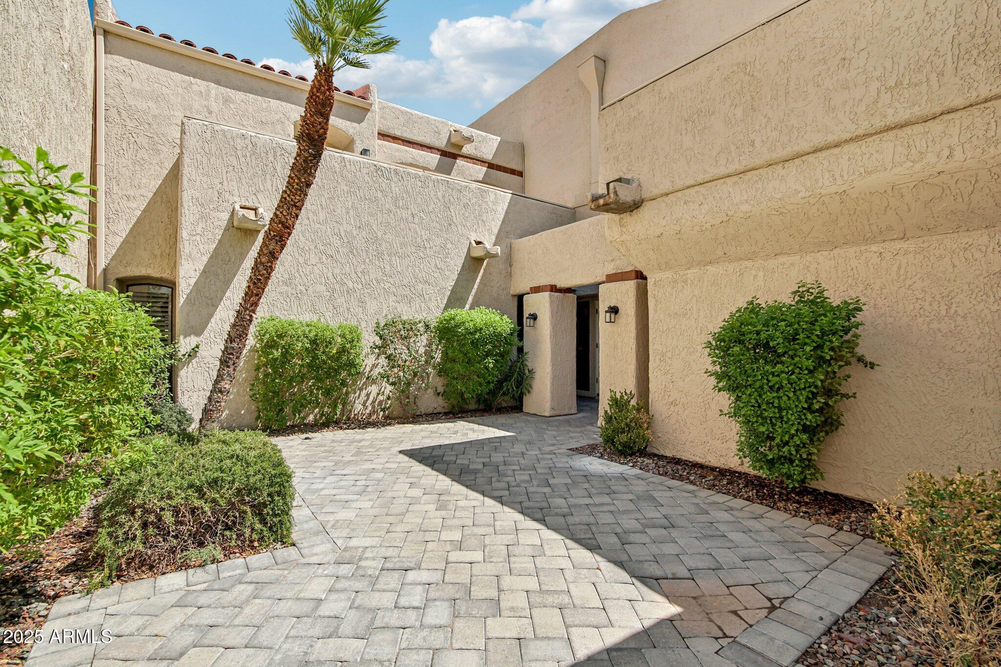 2626 East Arizona Biltmore Circle, Unit 14 Phoenix, AZ 85016 - Photo 4 of 52 Front Private Courtyard