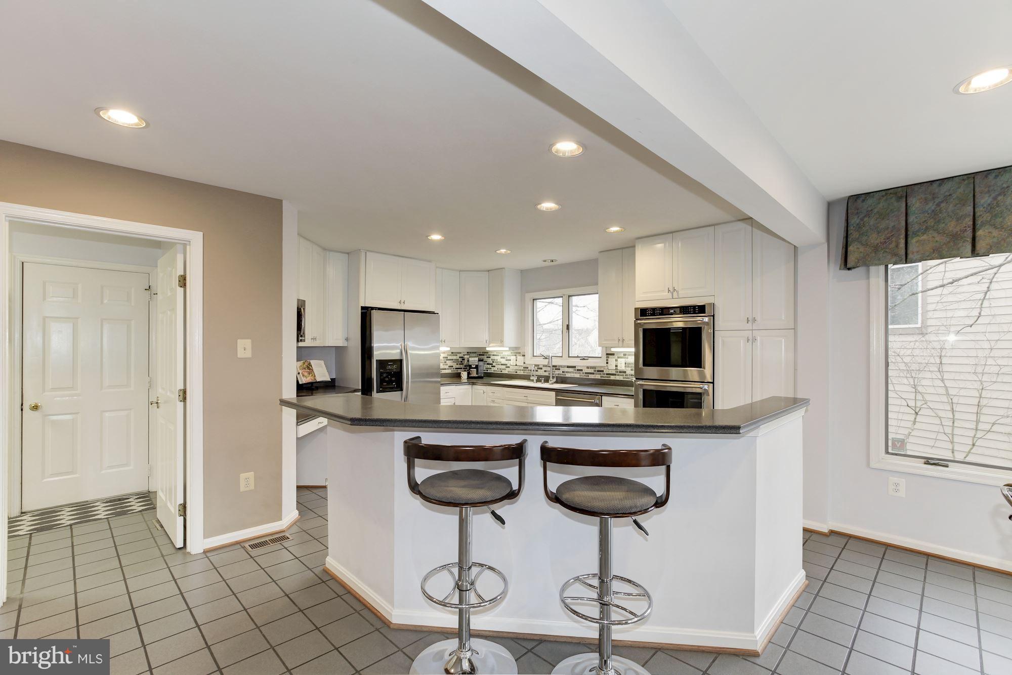 11297 Ridermark Row Columbia, MD 21044 - Photo 14 of 47 Breakfast Bar