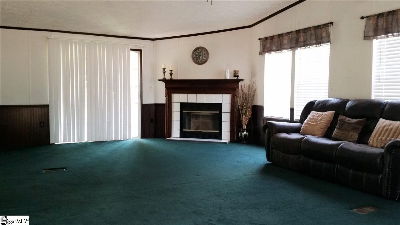 502 Allen Road Travelers Rest, SC 29690 - Photo 4 of 17