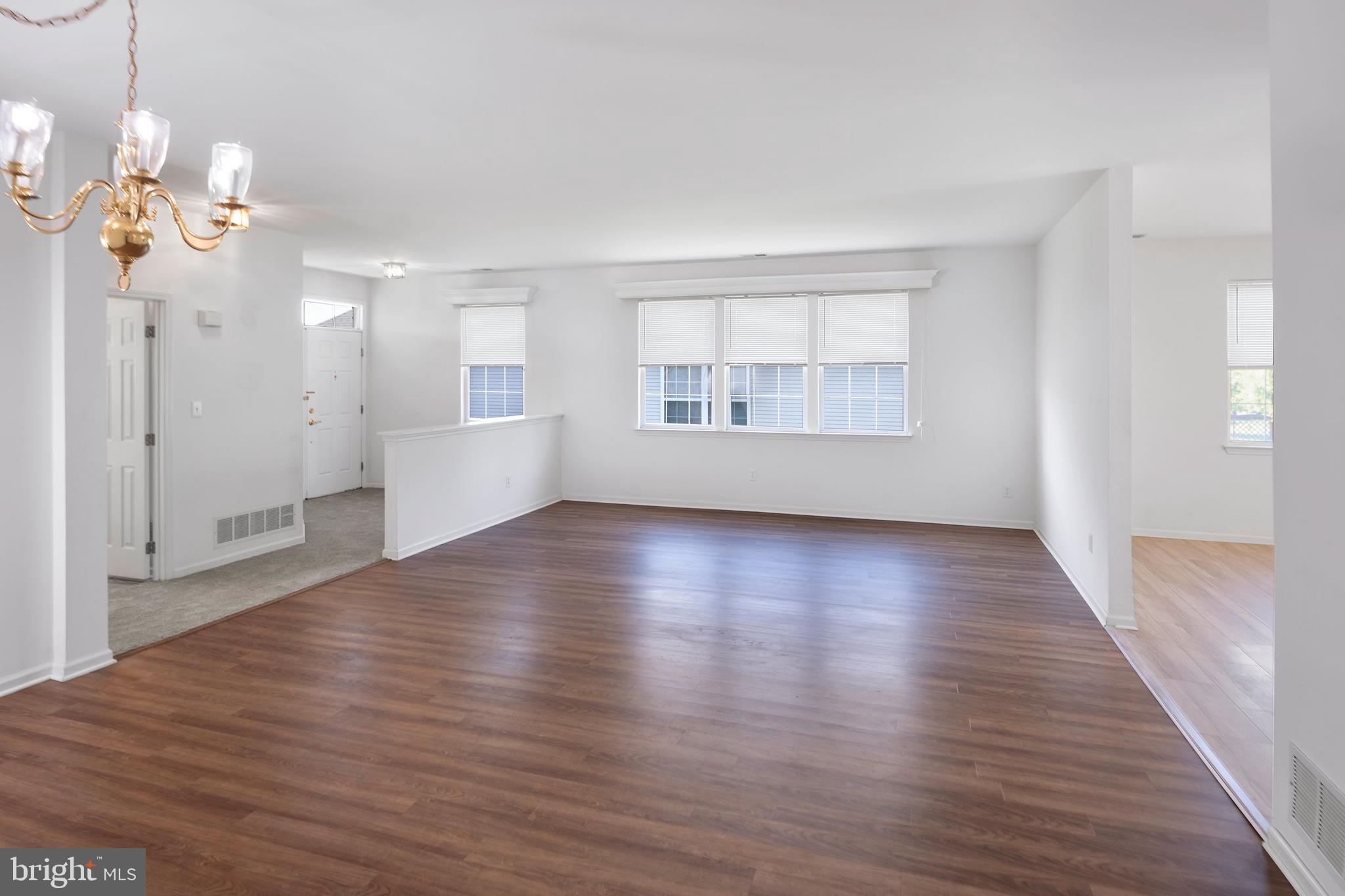 9 Foster Road Pennington, NJ 08534 - Photo 5 of 23