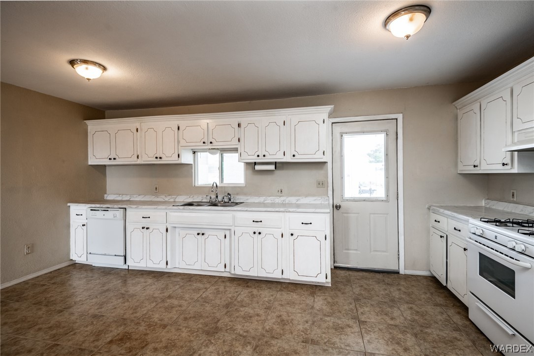4375 North Van Nuys Road Kingman, AZ 86409 - Photo 3 of 43 Gallery Image 3