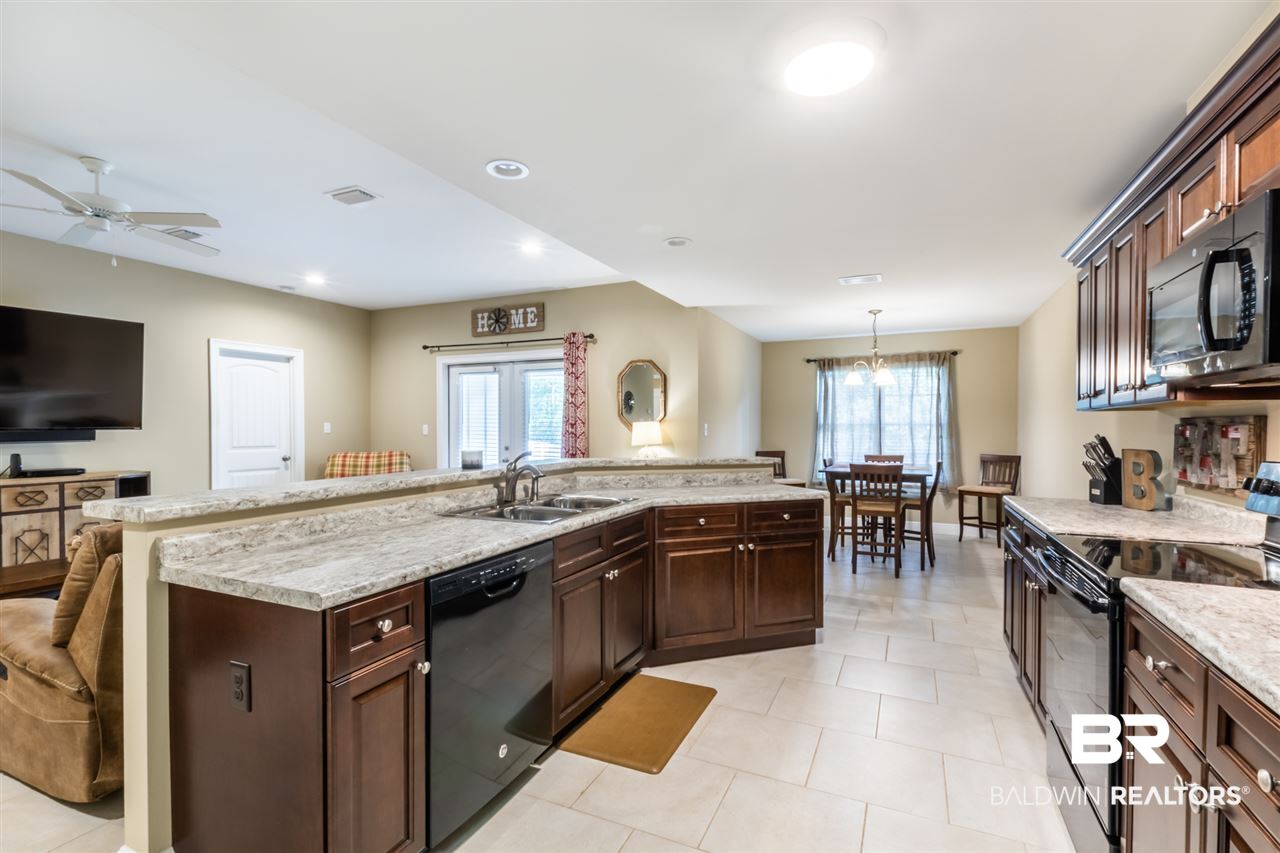 13832 Shea Circle Foley, AL 36535 - Photo 7 of 26 Kitchen