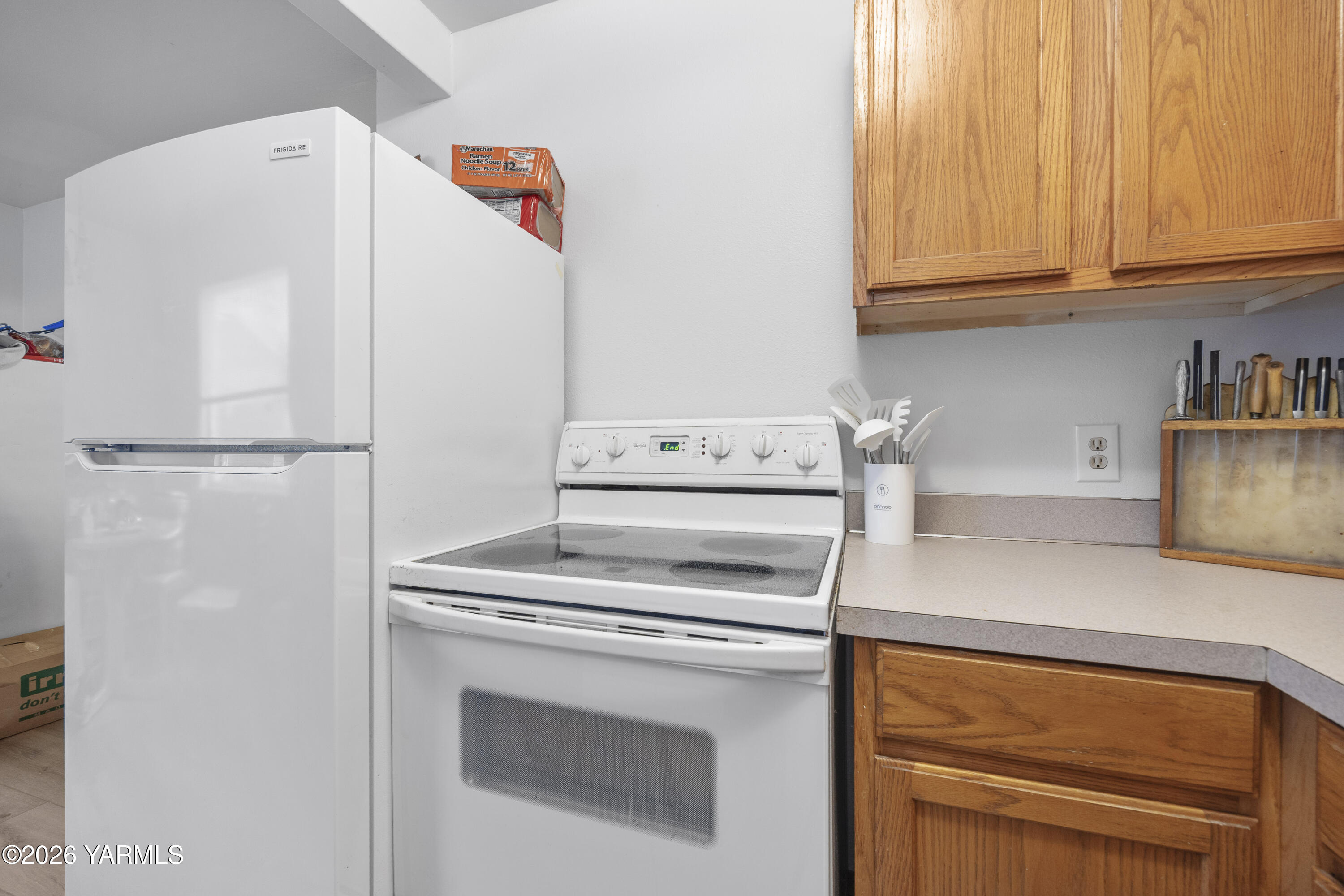 301 East 3rd Street Granger, WA 98932 - Photo 18 of 43 301 E 3rd St 1.22.26 Unit 6 8