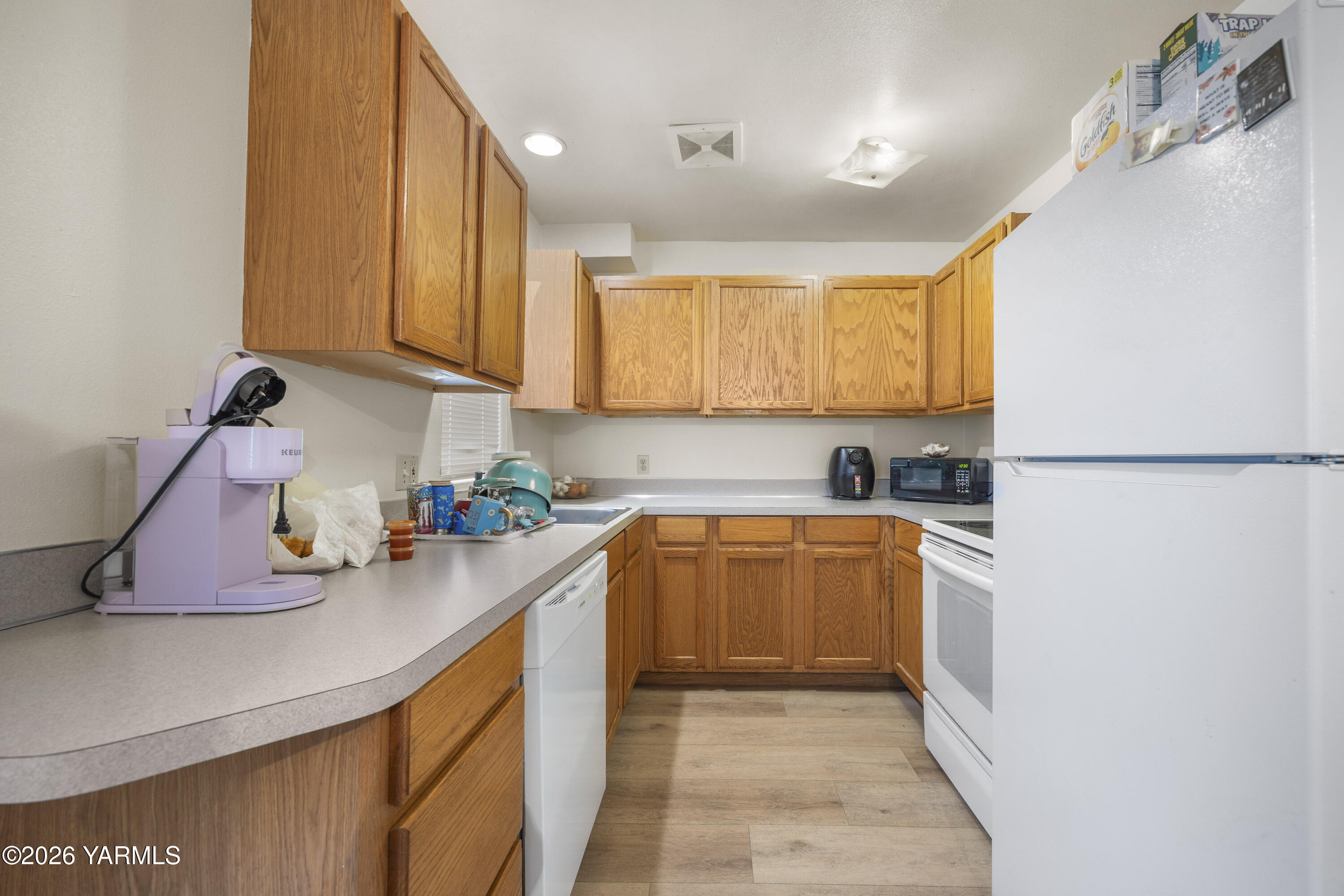 301 East 3rd Street Granger, WA 98932 - Photo 26 of 43 301 E 3rd St 1.22.26 Unit 7 1