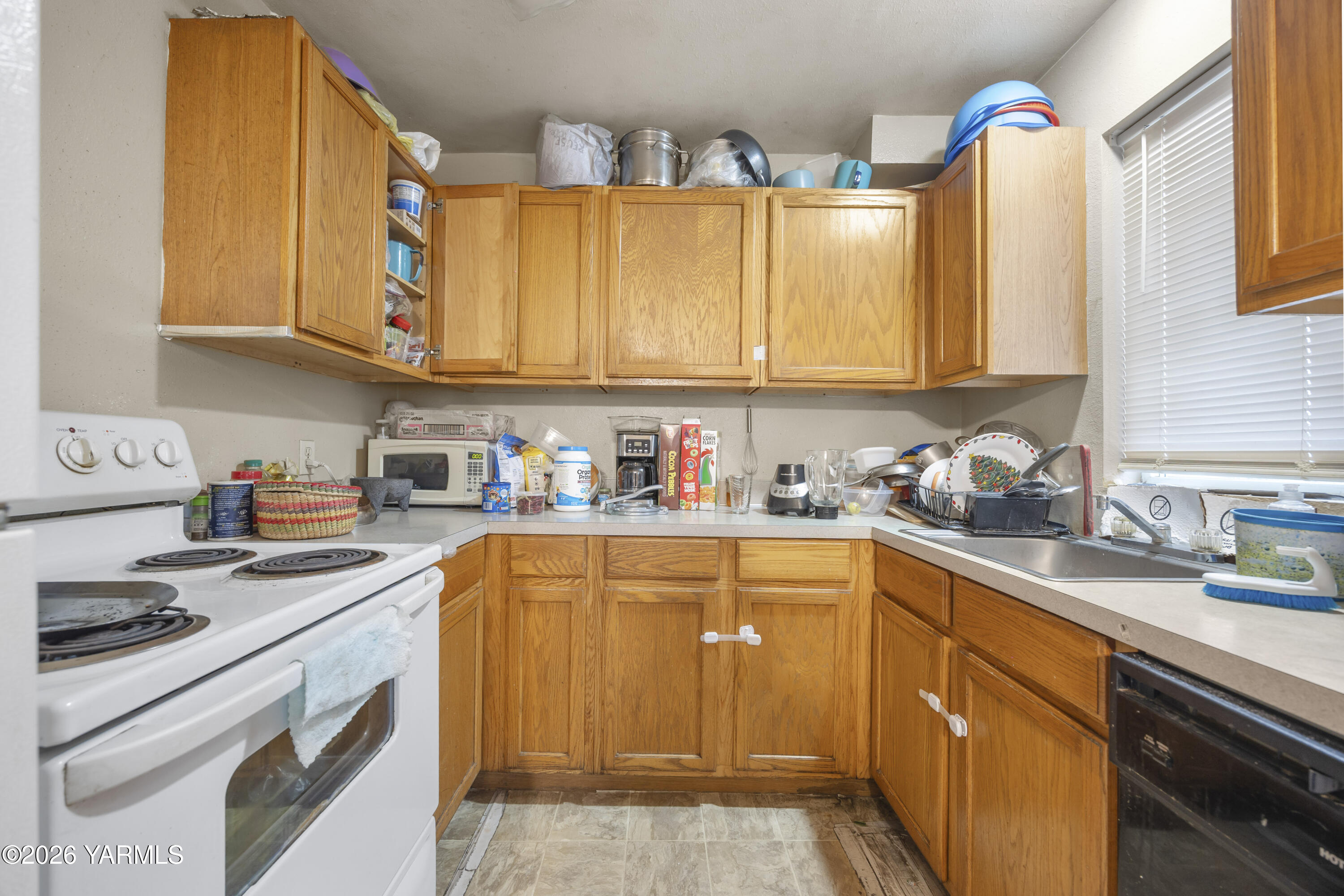 301 East 3rd Street Granger, WA 98932 - Photo 38 of 43 301 E 3rd St 1.22.26 Unit 8 2