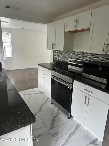 $2,000 | 8543 Fort Caroline Road, Jacksonville, FL 32277