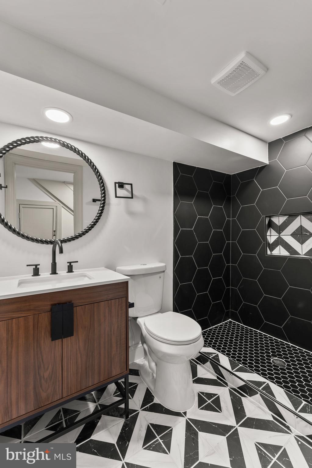 3121 McElderry Street Baltimore, MD 21205 - Photo 23 of 25 Bathroom