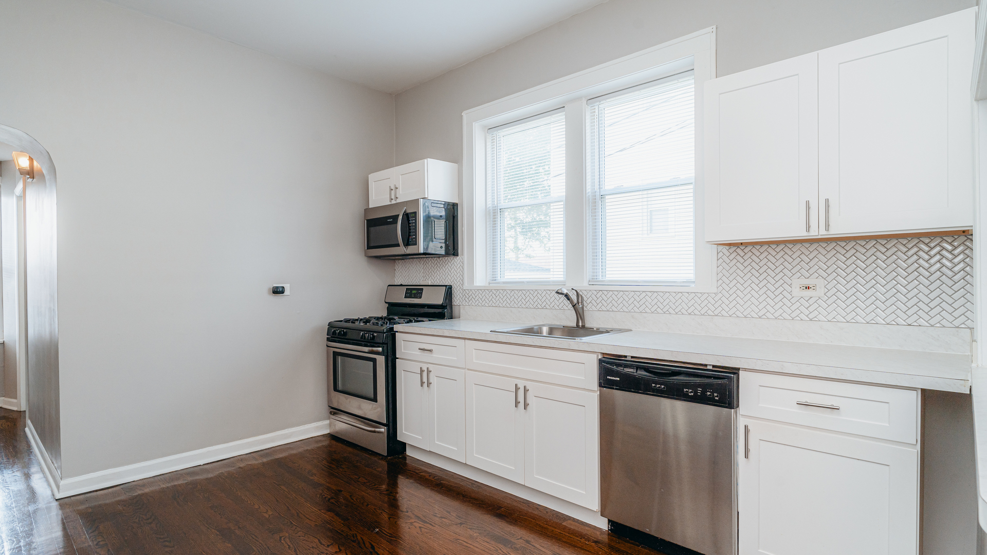 5839 West Rice Street Chicago, IL 60651 - Photo 6 of 29