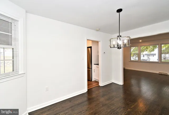 a view of utility room