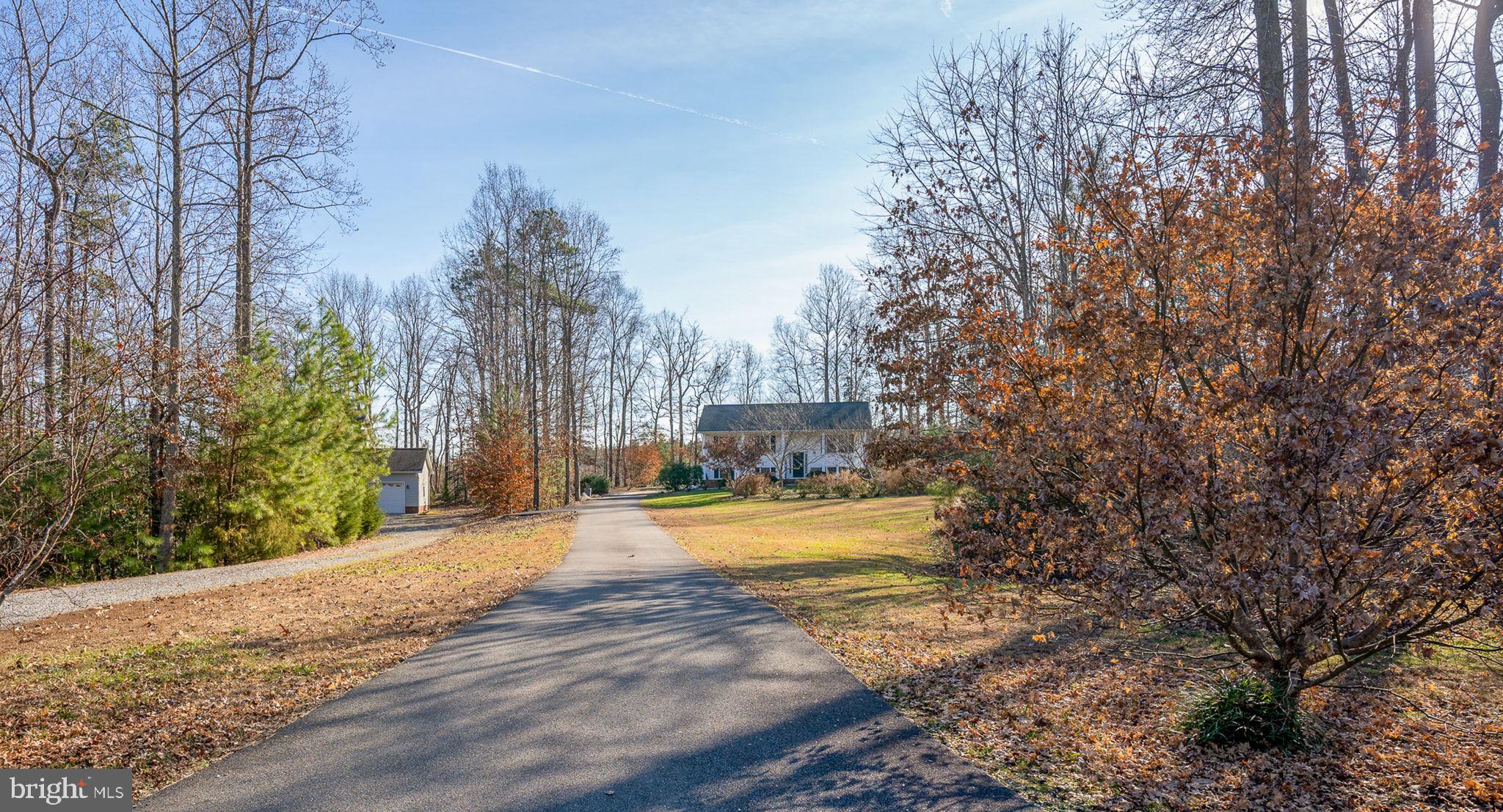 17214 Oak Ridge Lane Ruther Glen, VA 22546 - Photo 6 of 51 Gallery Image 6