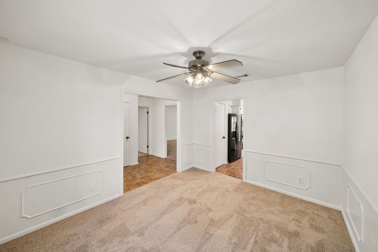 8 Flint Street Conroe, TX 77301 - Photo 11 of 21 Dining Room