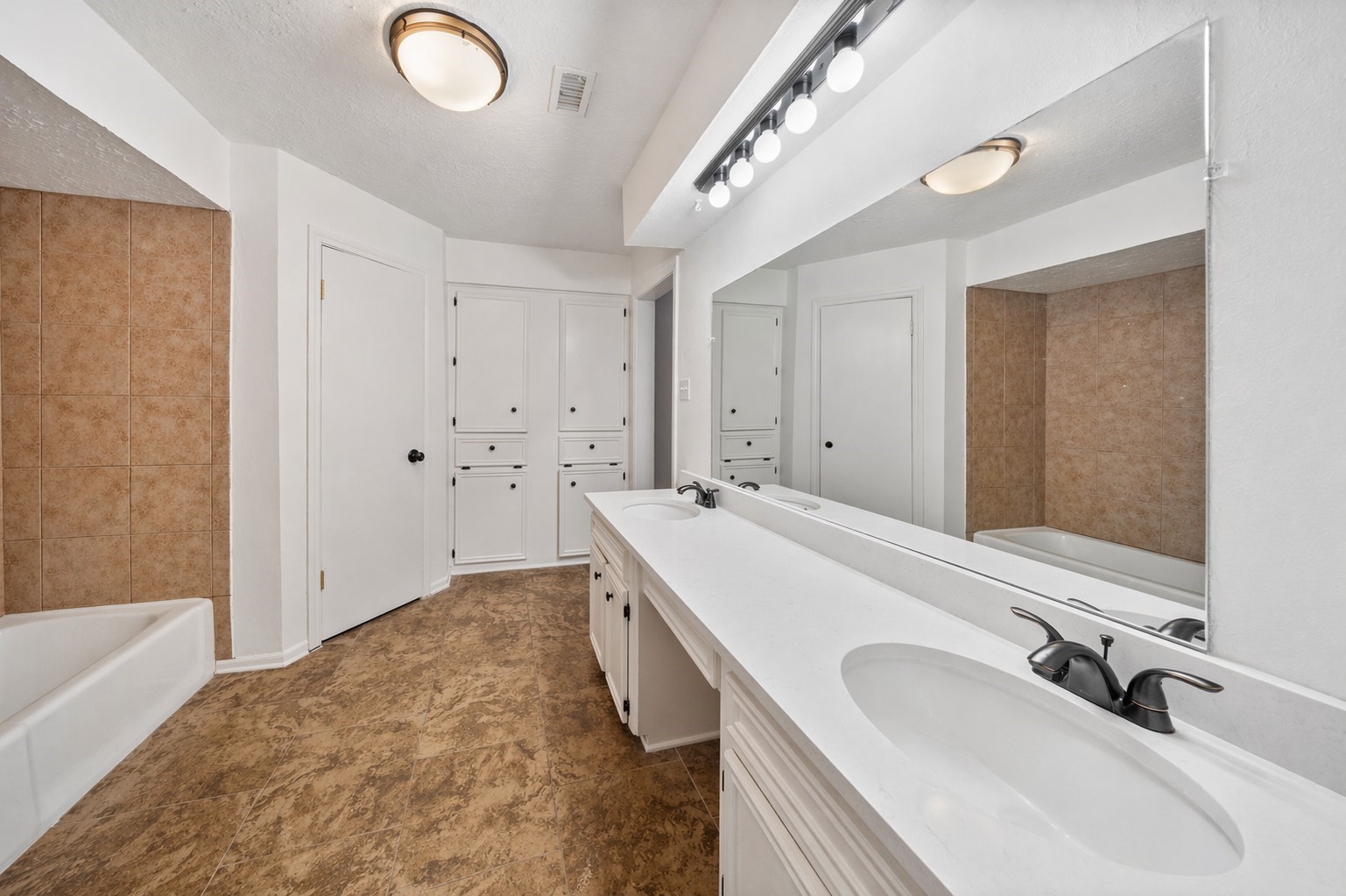 8 Flint Street Conroe, TX 77301 - Photo 14 of 21