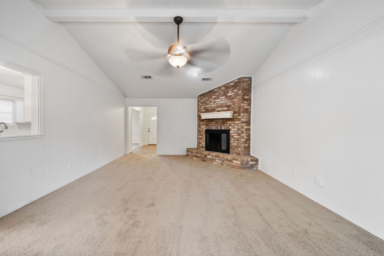 8 Flint Street Conroe, TX 77301 - Photo 8 of 21 Living Room