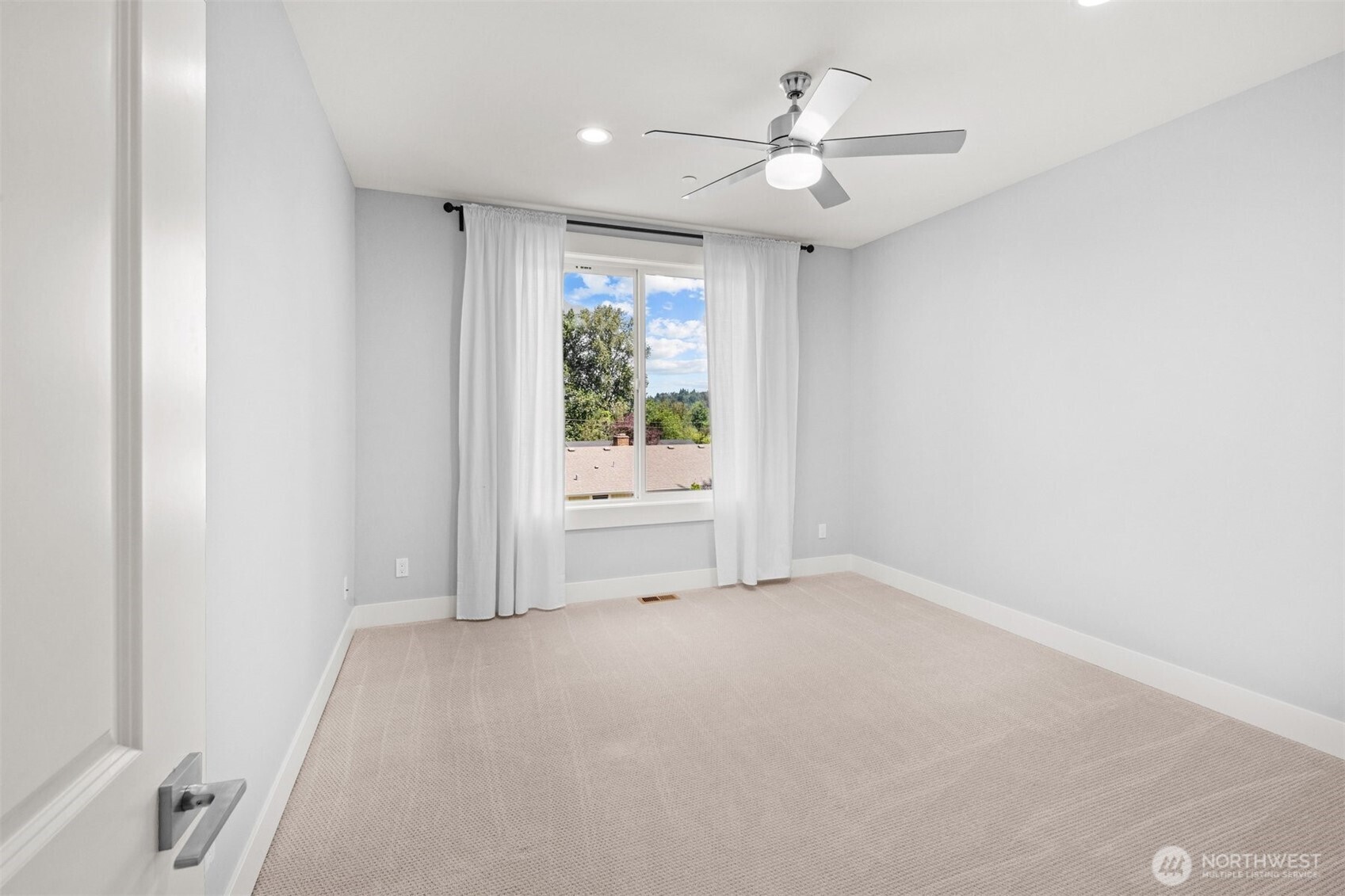 3919 Meadow Avenue North Renton, WA 98056 - Photo 33 of 40