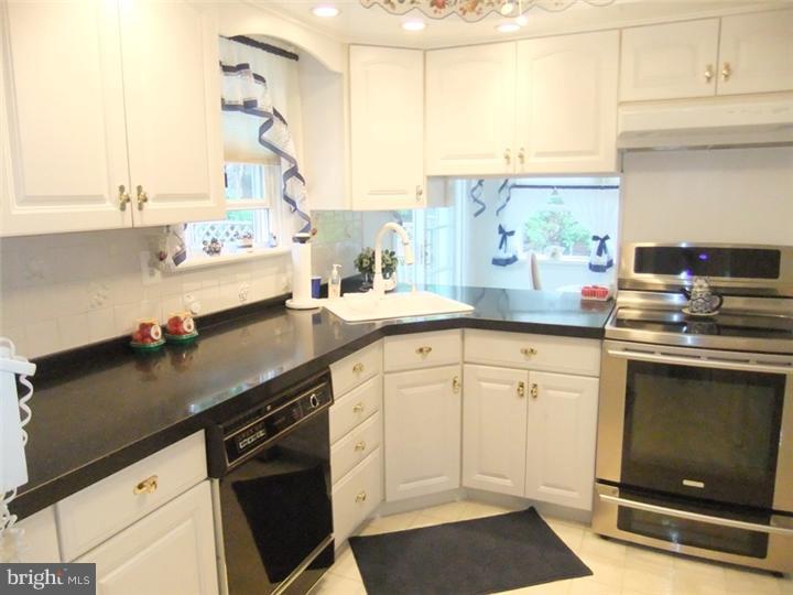166-170 Rambling Way Springfield, PA 19064 - Photo 6 of 22