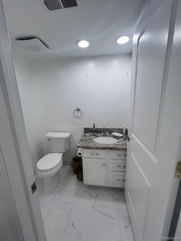 1940 Klingensmith Road, Unit 47B Bloomfield Hills, MI 48302 - Photo 25 of 36