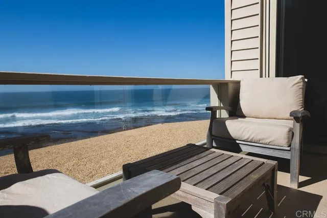 a view of sitting area with furniture