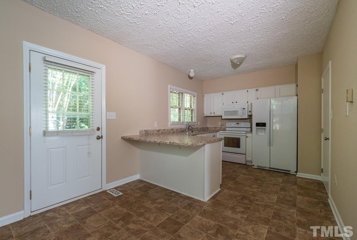 6235 Waterside Lane Raleigh, NC 27613 - Photo 5 of 17
