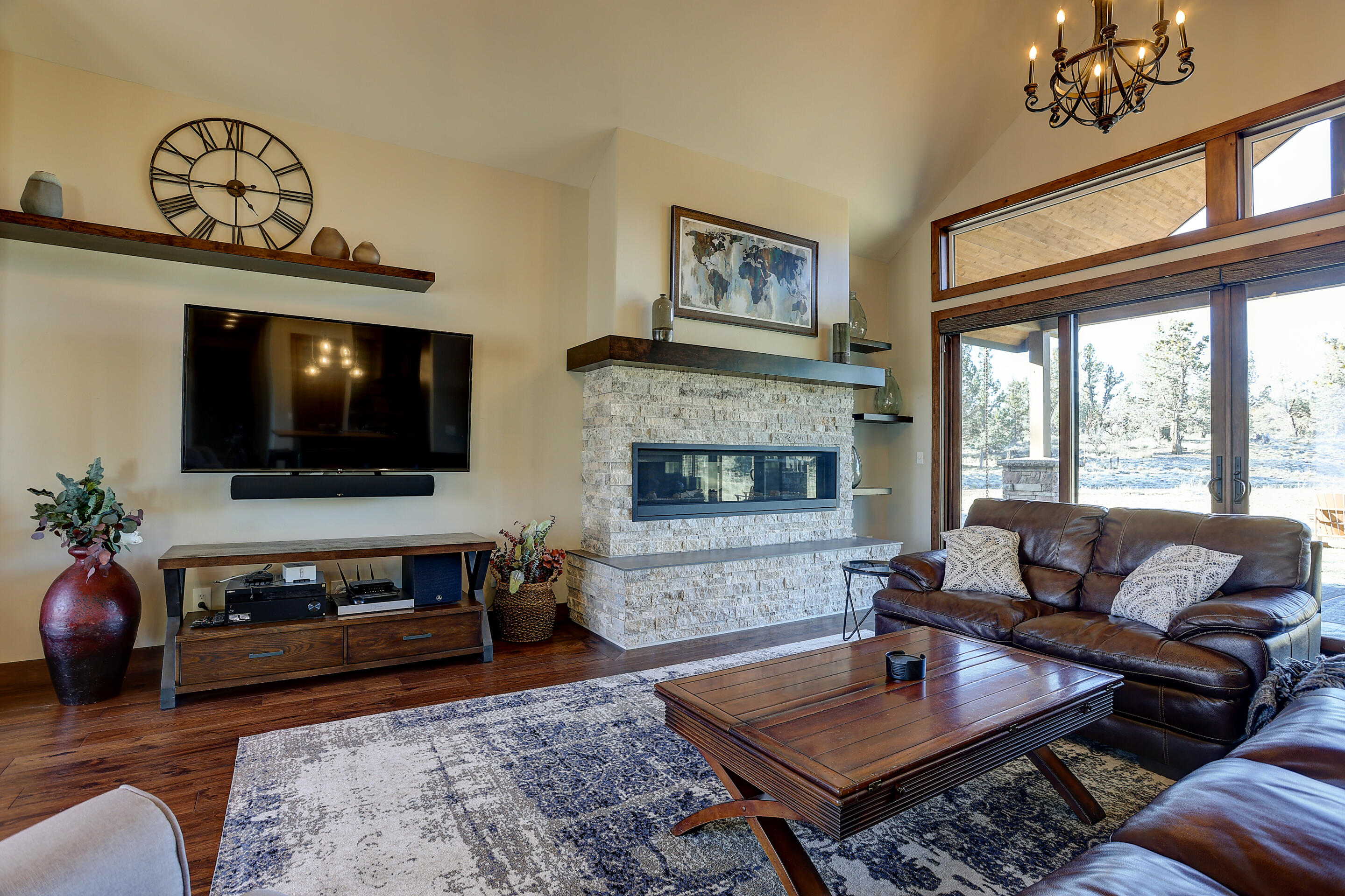 20085 Pacific Heights Rd Bend Bend, OR 97703 - Photo 10 of 49 Gorgeous vaulted ceilings in great room area.
