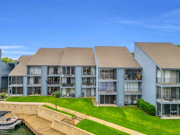 $200,000 | 12500 Melville Drive, Unit 337, Montgomery, TX 77356