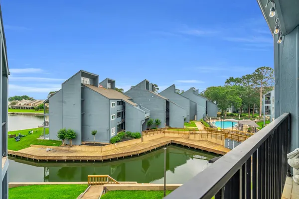 $200,000 | 12500 Melville Drive, Unit 337, Montgomery, TX 77356