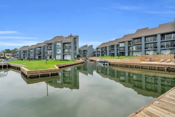 $200,000 | 12500 Melville Drive, Unit 337, Montgomery, TX 77356
