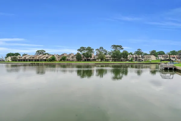 $200,000 | 12500 Melville Drive, Unit 337, Montgomery, TX 77356