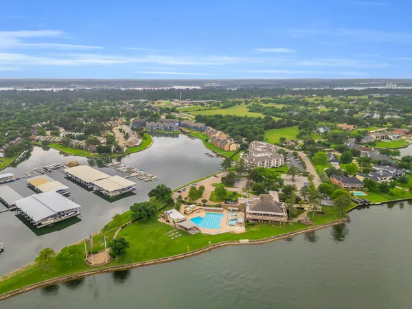 $200,000 | 12500 Melville Drive, Unit 337, Montgomery, TX 77356