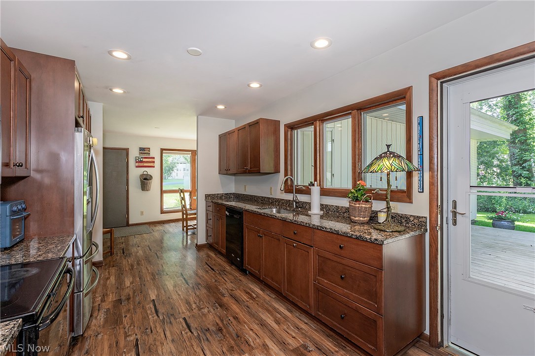 15880 Laurel Road Chagrin Falls, OH 44022 - Photo 9 of 28